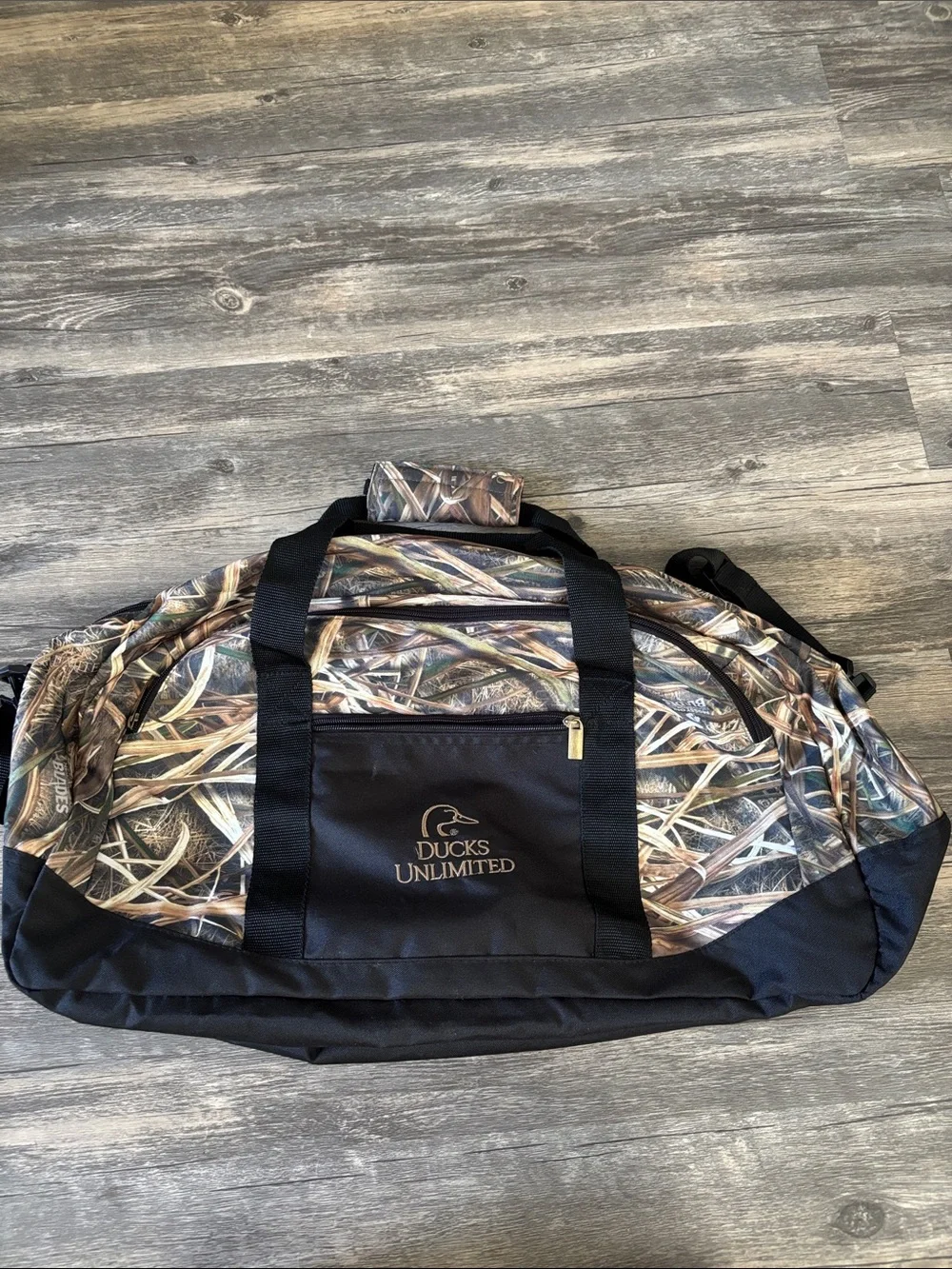 Ducks Unlimited Men's Camo Duffel Bag with Black Trim